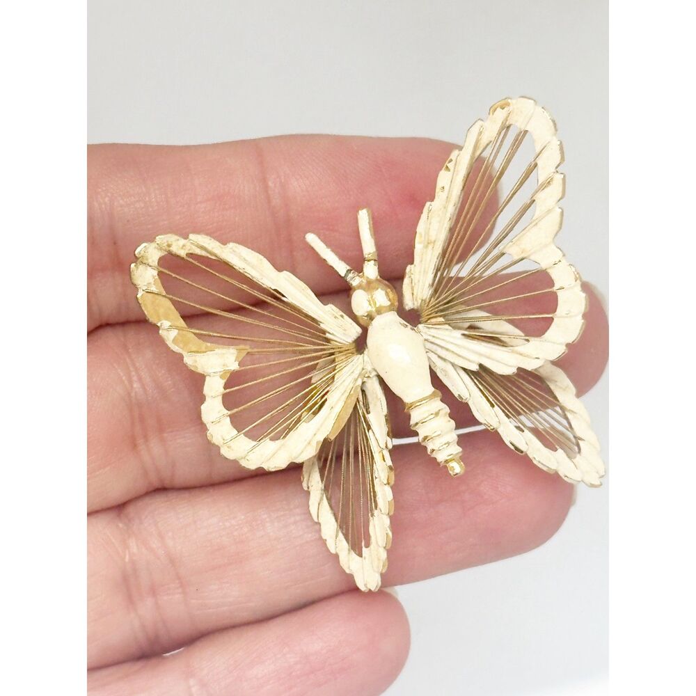 Monet Butterfly Brooch Cream White Enamel Gold Tone Garden Party Aesthetic